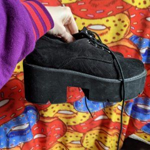 Black Lace-Up Platform Oxford Shoes!